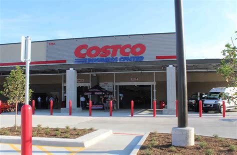 Sep 4, 2022 · I shopped at a regular Costco and a Costco Business Center and found two completely different stores targeting different customers. Brittany Chang. Sep 4, 2022, 5:35 AM PDT. Brittany Chang/Insider ... 